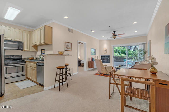 300 N El Molino Avenue, Pasadena CA: https://media.crmls.org/mediaz/09f65aa0-a107-4fcd-9123-b19e7df13d2f.jpg