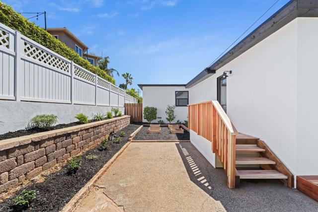 4414 Piedmont Dr, San Diego CA: https://media.crmls.org/mediaz/09f6e624-bb1c-4d3f-87a1-317c40e0fc4c.jpg
