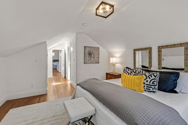 838 Walnut Avenue, Burlingame CA: https://media.crmls.org/mediaz/09f827b7-fab2-4108-83c9-b5eae98864f3.jpg