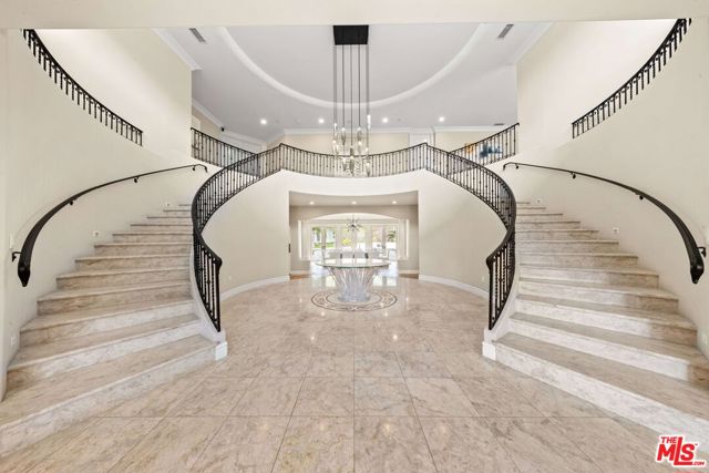 25043 Abercrombie Lane, Calabasas CA: https://media.crmls.org/mediaz/09f86554-3f6e-4095-b380-af21bc5d8df9.jpg