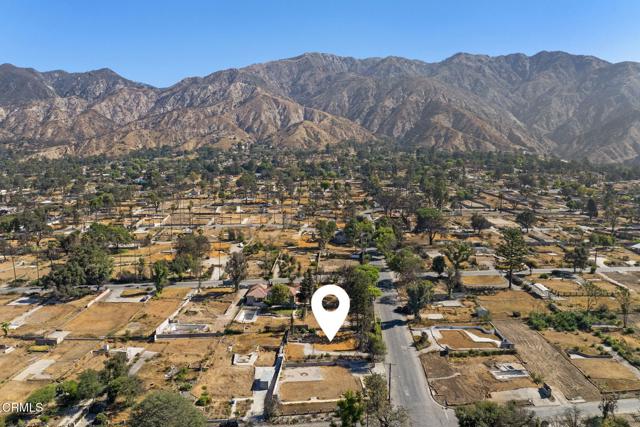 2975 Santa Anita Avenue, Altadena CA: https://media.crmls.org/mediaz/09f9012f-cbb4-411f-8a36-333c579acf2a.jpg