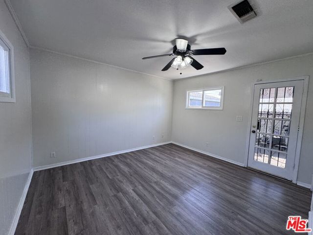 8850 S Wilton Place, Los Angeles CA: https://media.crmls.org/mediaz/09f90b5c-a82b-48af-9e64-39eef7df846f.jpg