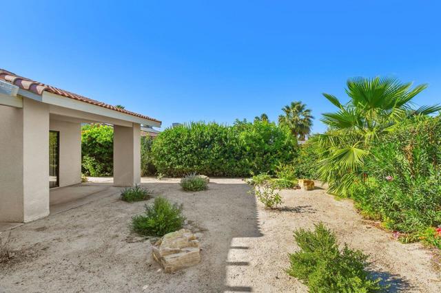 40528 Meadow Lane, Palm Desert, CA 92260