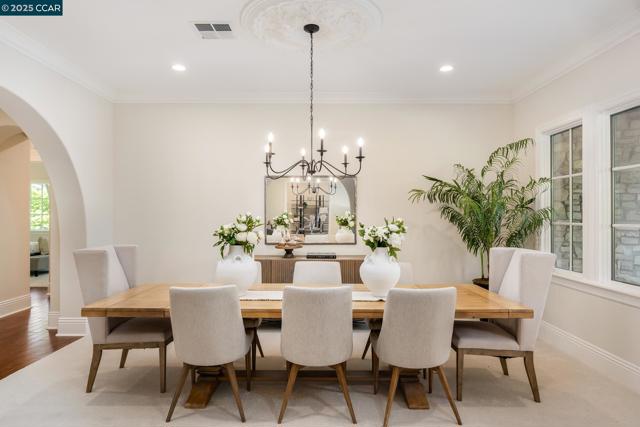 160 Camille Ave, Alamo CA: https://media.crmls.org/mediaz/09fa1a7c-8769-47b1-ad4e-09a7cd48babf.jpg