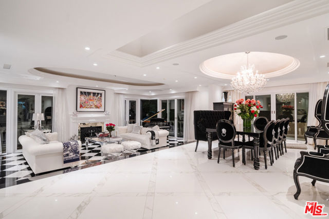 1455 Rising Glen, Los Angeles CA: https://media.crmls.org/mediaz/09fa8a04-7b13-449d-b5f3-218e2e541c24.jpg