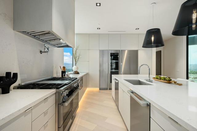 2085 Desert Flower Court, Palm Springs CA: https://media.crmls.org/mediaz/09fa8f15-a743-44f1-907f-ac0492c76d2e.jpg