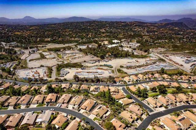 2307 Columbine Drive, Alpine CA: https://media.crmls.org/mediaz/09fa9fba-38e0-4b13-86cb-380695a14bc6.jpg