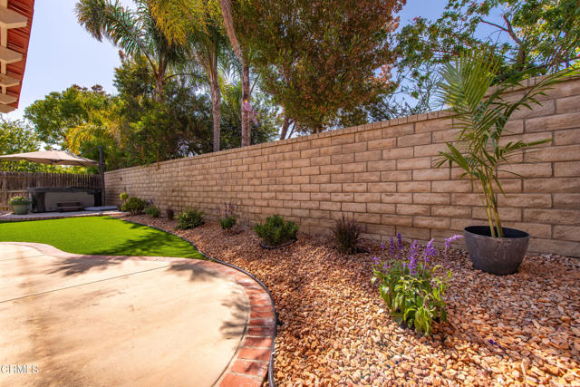 5091 Via Fresco, Camarillo CA: https://media.crmls.org/mediaz/09fabce7-dfcf-456d-9b26-7db271350221.jpg