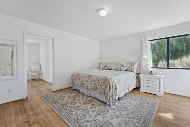500 Valencia School Road, Aptos CA: https://media.crmls.org/mediaz/09fb34d3-80e6-4004-8bbe-b960717cd685.jpg