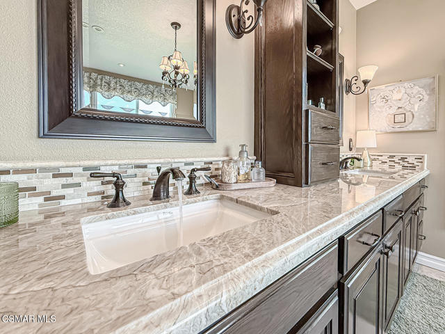 11535 Northdale Drive, Moorpark CA: https://media.crmls.org/mediaz/09fb477c-0f22-4b6b-9af7-76c60df42c0b.jpg