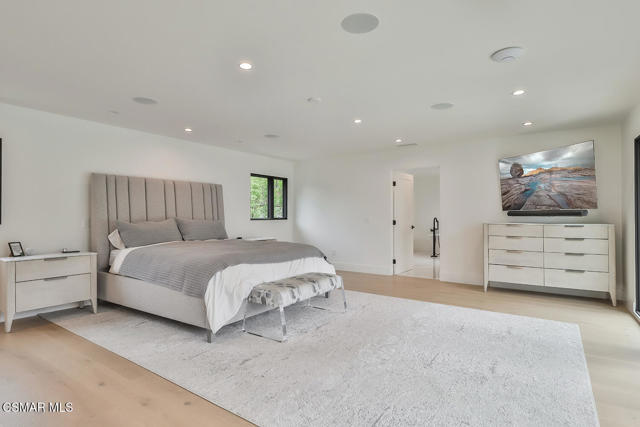 31754 Foxfield Drive, Westlake Village CA: https://media.crmls.org/mediaz/09fb4f36-33c0-4cf0-a88d-138e1b9e97d4.jpg
