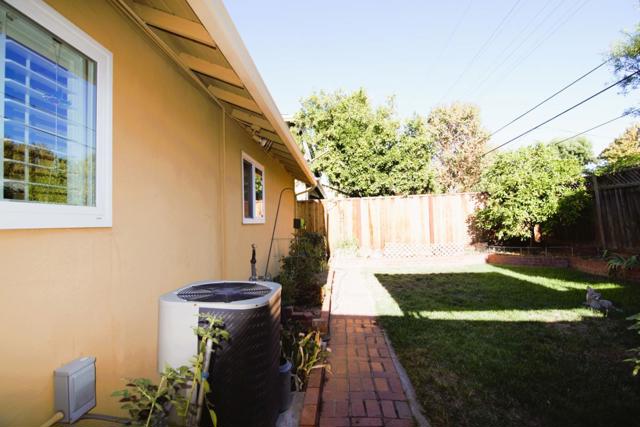 1528 Willowdale Drive, San Jose CA: https://media.crmls.org/mediaz/09fb95dd-62dd-4553-ad6b-120ed7bb8fe0.jpg