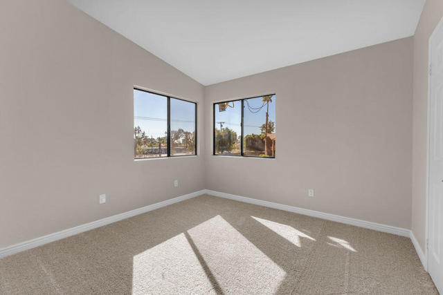 Image 18 of 38 For 78650 Avenue 42  802