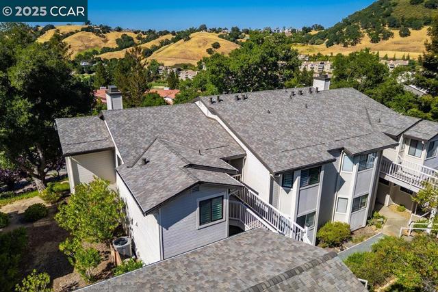4332 Terra Granada Dr, Walnut Creek CA: https://media.crmls.org/mediaz/09fbd058-153f-4aa7-ac36-456b3285d18e.jpg