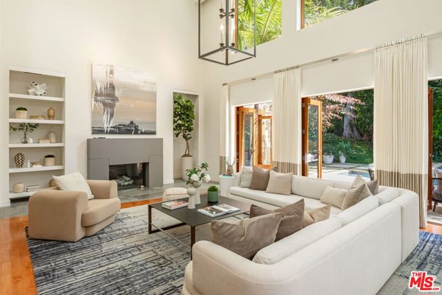 1188 Brooklawn Drive, Los Angeles CA: https://media.crmls.org/mediaz/09fbe235-37e2-4b05-a5d8-fa372fbdb838.jpg