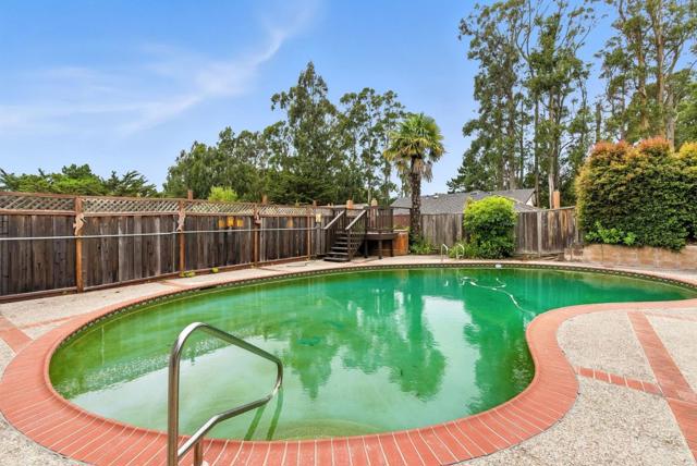 1675 Escalante Way, Burlingame CA: https://media.crmls.org/mediaz/09fc17dc-d3e4-4b65-be93-4dd18b8fc646.jpg