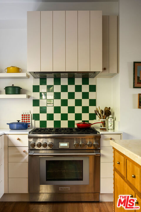 1741 Golden Gate Avenue, Los Angeles CA: https://media.crmls.org/mediaz/09fc6dee-f1a8-4ad1-9920-ea1f68bdaa19.jpg