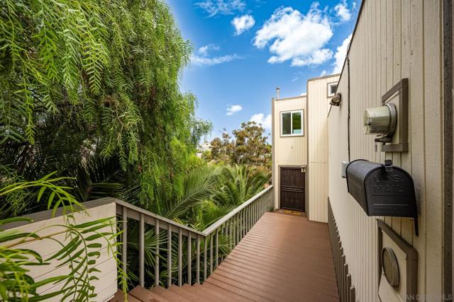 1449 Edgemont St, San Diego CA: https://media.crmls.org/mediaz/09fcd9be-caa4-4d8a-b6db-255ac2a15b4d.jpg