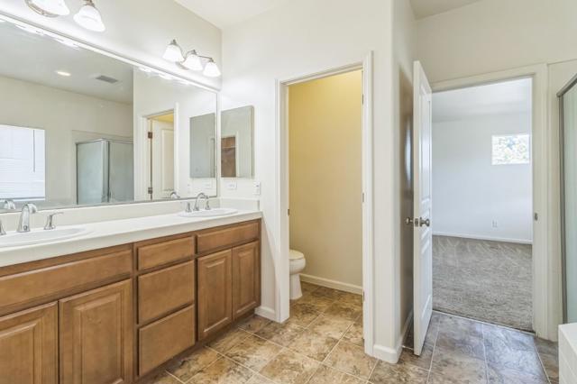 1160 Bellflower Way, Los Banos CA: https://media.crmls.org/mediaz/09fd2fd1-eb97-4a1c-a785-d70145ba7557.jpg