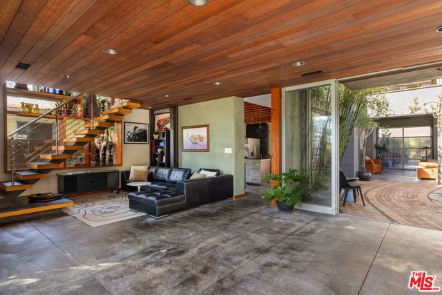 927 Amoroso photo 11