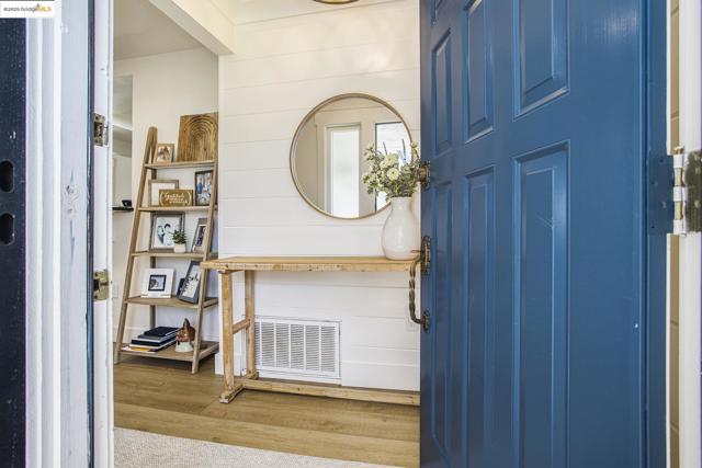 1550 Trawler St, Discovery Bay CA: https://media.crmls.org/mediaz/09fde39b-84a6-4115-b86f-8028f3722734.jpg