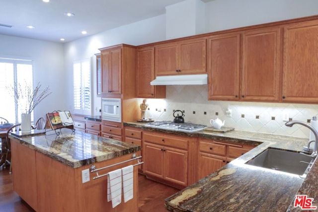 Image 10 of 36 For 5338 Via Dolores