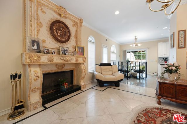 2431 Benedict Canyon Drive, Beverly Hills CA: https://media.crmls.org/mediaz/09fe4576-d421-4e4c-b7cf-6bb6fae306cd.jpg