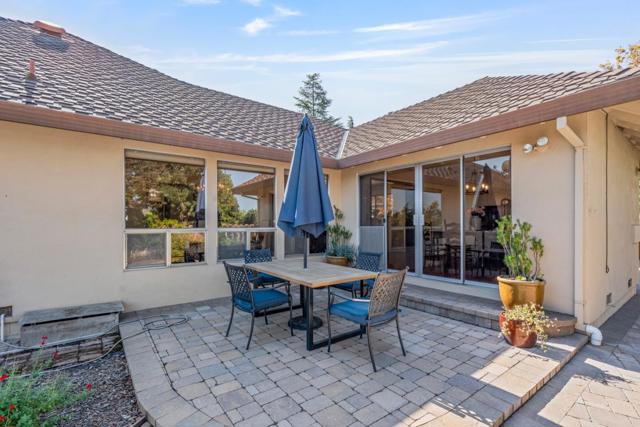 35 Rays Circle, Hollister CA: https://media.crmls.org/mediaz/09ff0859-a378-42f2-b365-d049f70eb581.jpg