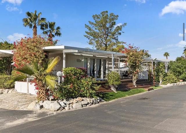74711 Dillon Rd Spc 749, Desert Hot Springs CA: https://media.crmls.org/mediaz/09ff511e-4bba-4330-ba5e-4df22f13e825.jpg