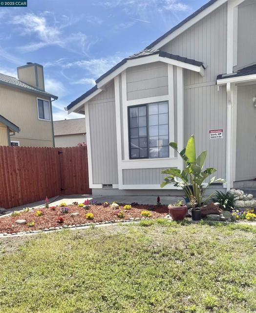 425 Sandy Hill Ct, Antioch CA: https://media.crmls.org/mediaz/09ff8d8d-edf0-4dbe-ac08-e44e816444b5.jpg
