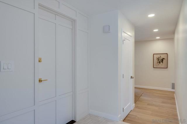 11384 Almazon St, San Diego CA: https://media.crmls.org/mediaz/09ffa5e5-0928-4981-b6a6-c3d4c2cf7044.jpg