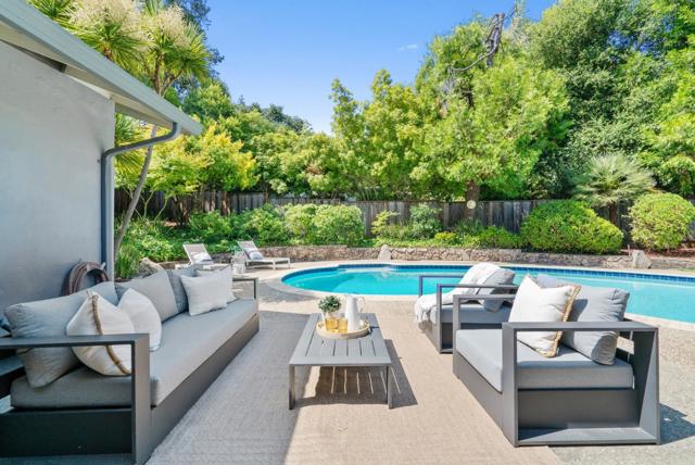 2050 Wooded Glen Drive, Los Altos CA: https://media.crmls.org/mediaz/09ffd7fd-519c-4c58-aa6b-a8950653bd67.jpg