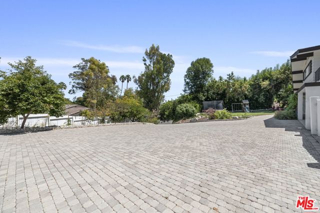 1 Pony Lane, Rolling Hills Estates, California 90274, 3 Bedrooms Bedrooms, ,3 BathroomsBathrooms,Residential,Sold,Pony,21778738