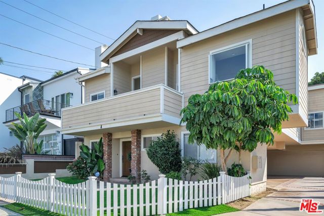 1834 Rockefeller Lane, Redondo Beach, California 90278, 3 Bedrooms Bedrooms, ,3 BathroomsBathrooms,Residential,Sold,Rockefeller,21788116