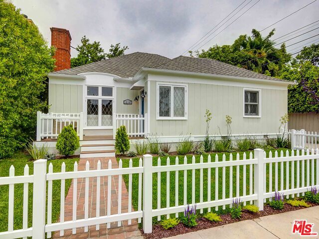 12167 Leven Ln, Los Angeles, CA 90049