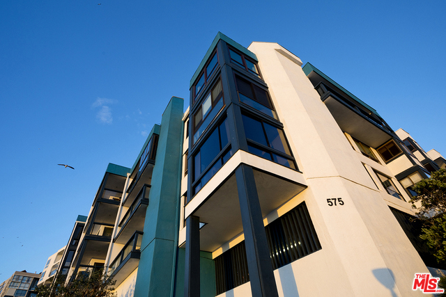 575 ESPLANADE, Redondo Beach, California 90277, 2 Bedrooms Bedrooms, ,2 BathroomsBathrooms,Residential,Sold,ESPLANADE,17203212