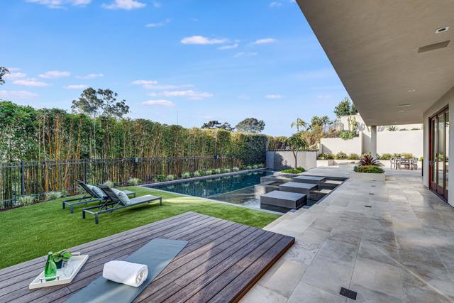 8070 La Jolla Scenic Dr N, La Jolla CA: https://media.crmls.org/mediaz/0a003d0a-3979-4c83-8c50-a91c0da6bc78.jpg
