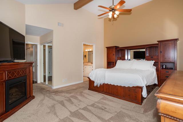 1564 Via Brisa Del Lago, San Marcos CA: https://media.crmls.org/mediaz/0a00561e-af2d-435e-b477-18024f58c5ad.jpg