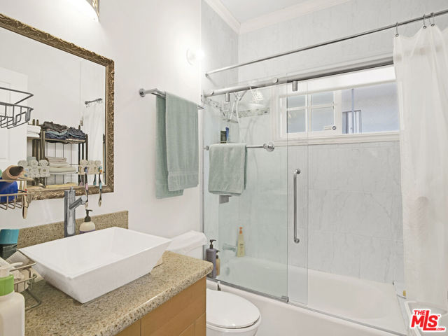 3148 W 11th Street, Los Angeles CA: https://media.crmls.org/mediaz/0a0099ea-b148-4db4-b234-52945104c5c9.jpg