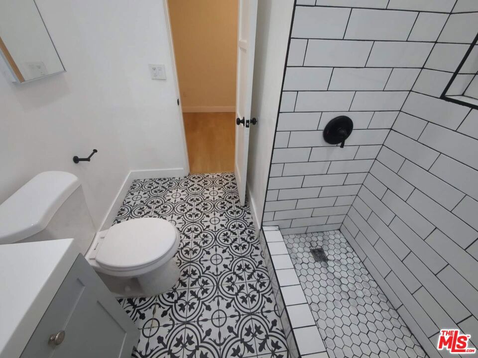 https://media.crmls.org/mediaz/0a00d4ab-8b97-4e43-b641-0210e2fb7101.jpg?preset=X-Large