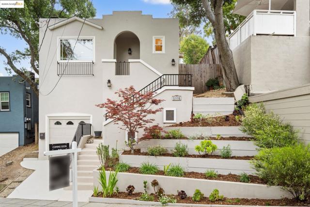 1006 Glendora Ave, Oakland CA: https://media.crmls.org/mediaz/0a00e2dd-8dce-474c-8a3e-865655e319ac.jpg