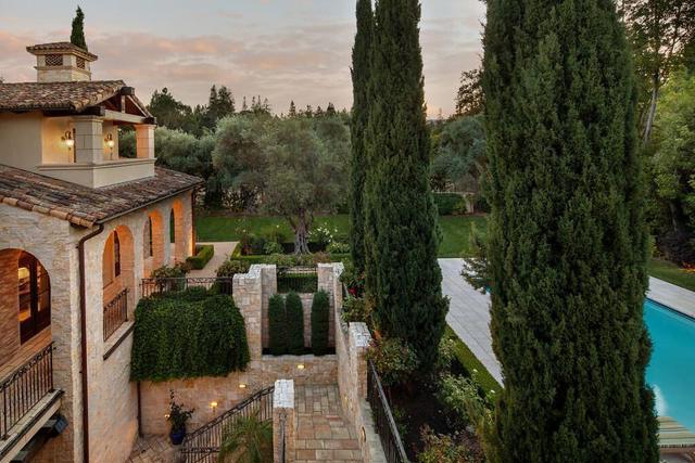 35 Barry Lane, Atherton CA: https://media.crmls.org/mediaz/0a00efde-bbc1-4105-92c6-4c1b642b01b2.jpg