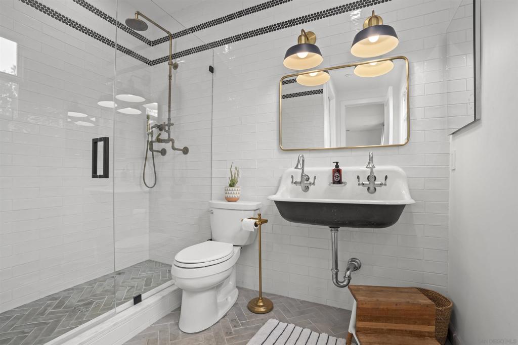 MLS #250040926SD image #24