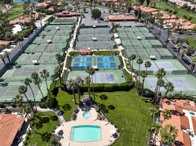 148 Las Lomas, Palm Desert, CA 92260
