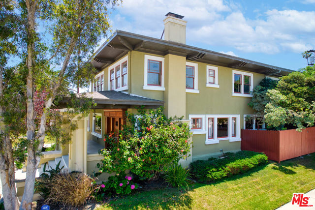5301 Brynhurst Avenue, Los Angeles CA: https://media.crmls.org/mediaz/0a01f2ea-ee2e-40ad-abce-ee20be3caa85.jpg