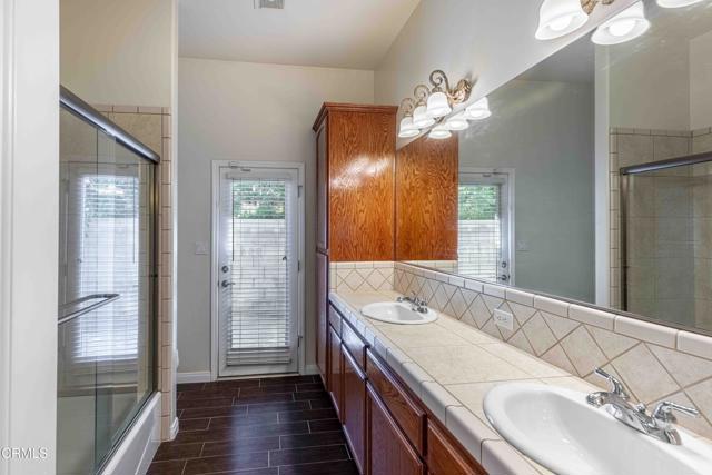 15617 Screaming Eagle Avenue, Bakersfield CA: https://media.crmls.org/mediaz/0a02cde9-1eb0-4366-99ad-078037089c0e.jpg