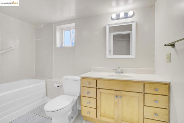 2406 10th, Berkeley CA: https://media.crmls.org/mediaz/0a0329ce-d71c-49ca-878c-6968e95f42c0.jpg