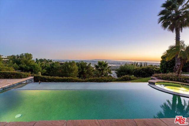 1740 Carla, Beverly Hills CA: https://media.crmls.org/mediaz/0a04e089-3172-4e66-b517-f2efb717fe1b.jpg