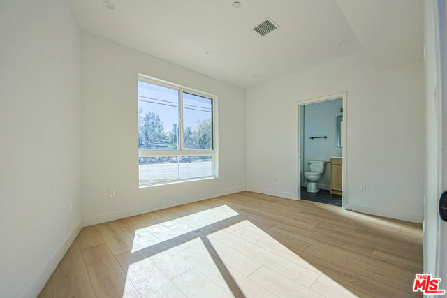 Image 13 of 74 For 6401 Odessa Avenue