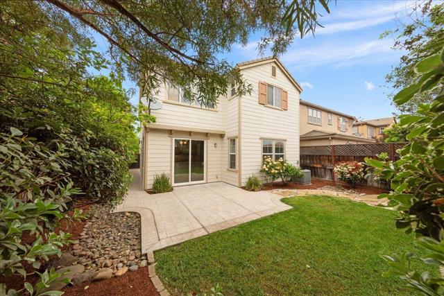 16948 Cory Drive, Morgan Hill CA: https://media.crmls.org/mediaz/0a053396-3929-4511-9ab1-14116e4e3e04.jpg